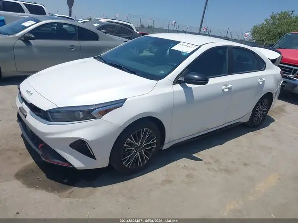 3KPF54AD6RE730584 2024 KIA FORTE - Image 2