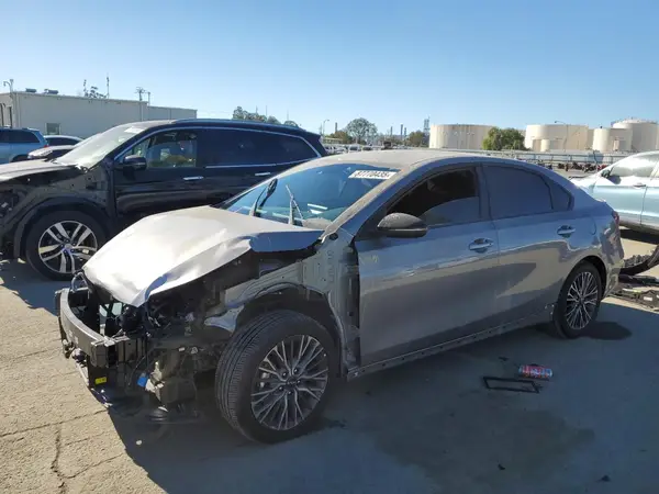 3KPF54AD6RE734070 2024 KIA FORTE - Image 1