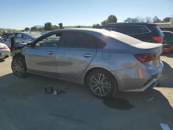 3KPF54AD6RE734070 2024 KIA FORTE - Image 2