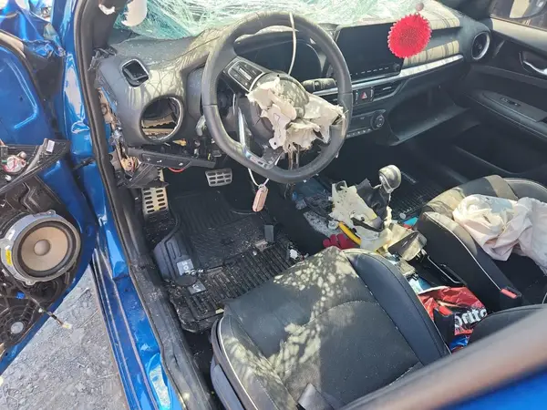3KPF54AD6RE737700 2024 KIA FORTE - Image 8