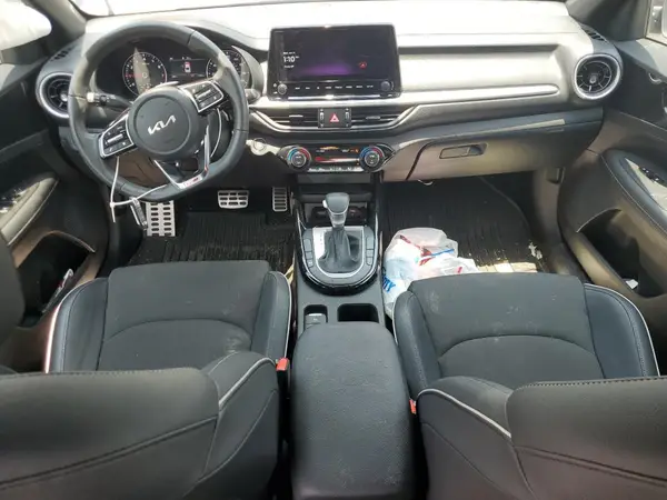 3KPF54AD6RE737857 2024 KIA FORTE - Image 8