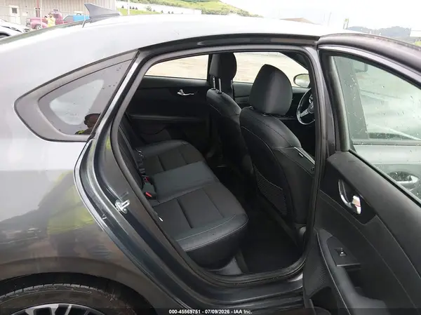 3KPF54AD6RE741410 2024 KIA FORTE - Image 8