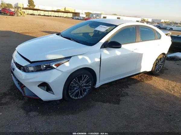 3KPF54AD6RE742458 2024 KIA FORTE - Image 2