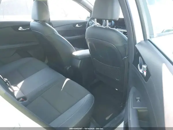 3KPF54AD6RE742461 2024 KIA FORTE - Image 8