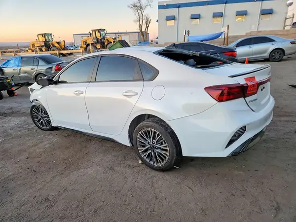 3KPF54AD6RE747594 2024 KIA FORTE - Image 2