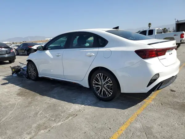 3KPF54AD6RE748891 2024 KIA FORTE - Image 2