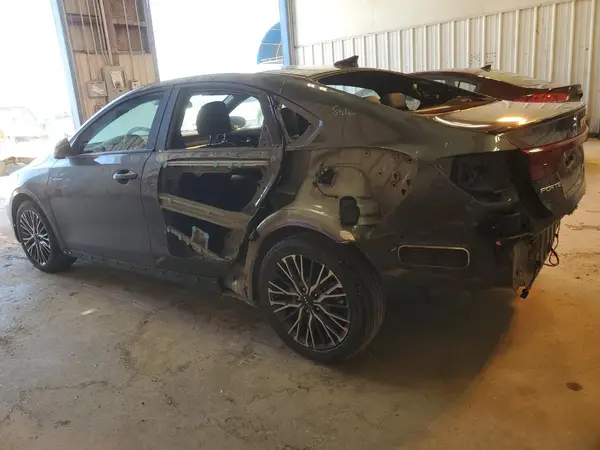 3KPF54AD6RE752455 2024 KIA FORTE - Image 2