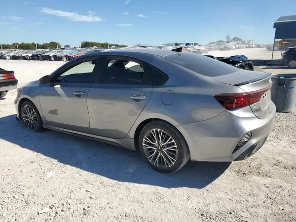 3KPF54AD6RE757154 2024 KIA FORTE - Image 2