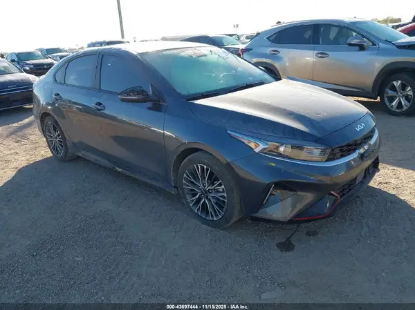 3KPF54AD6RE764864 2024 KIA FORTE - Image 1