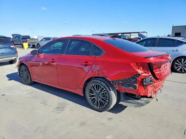 3KPF54AD6RE767067 2024 KIA FORTE - Image 2