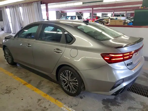 3KPF54AD6RE781535 2024 KIA FORTE - Image 2
