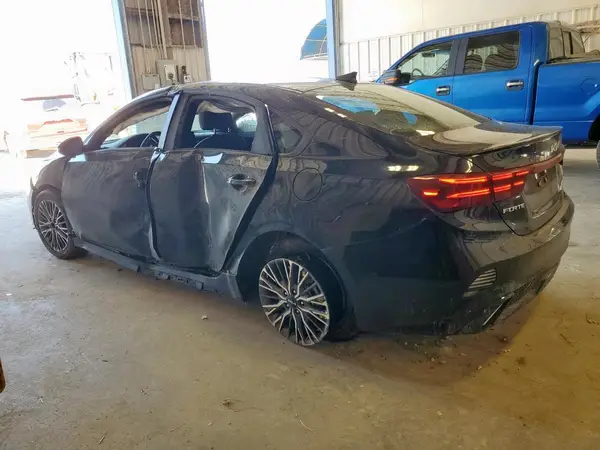 3KPF54AD6RE785861 2024 KIA FORTE - Image 2