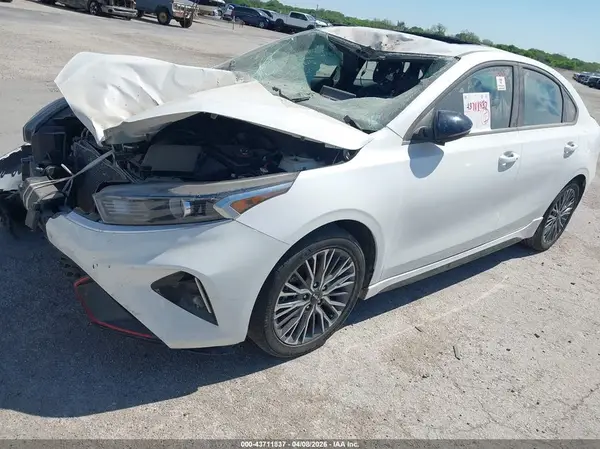 3KPF54AD6RE789764 2024 KIA FORTE - Image 2