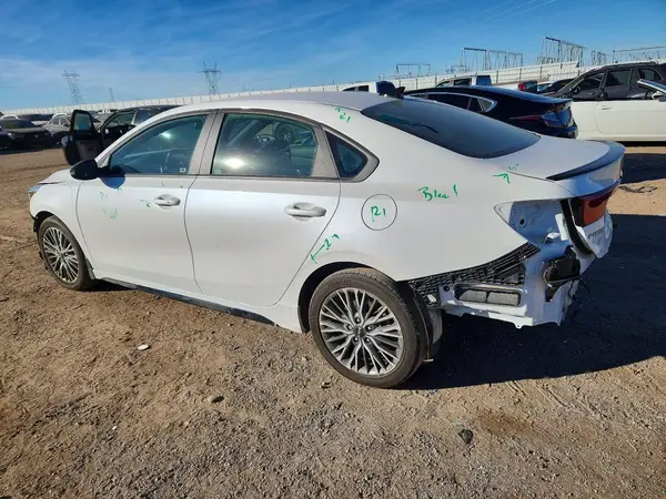 3KPF54AD6RE790297 2024 KIA FORTE - Image 2
