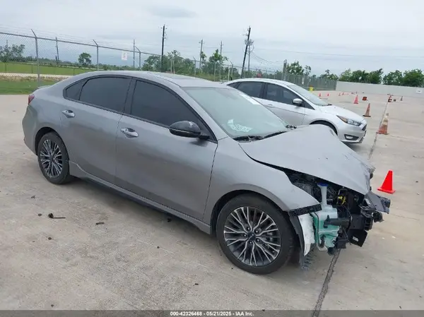 3KPF54AD6RE790686 2024 KIA FORTE - Image 1