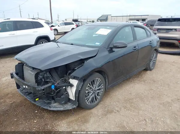 3KPF54AD6RE794284 2024 KIA FORTE - Image 2