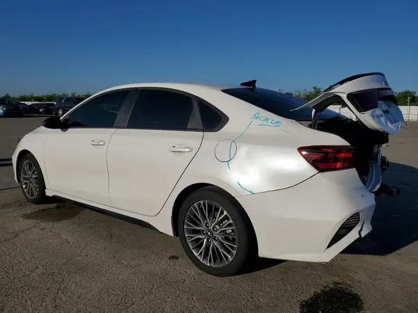 3KPF54AD6RE796469 2024 KIA FORTE - Image 2