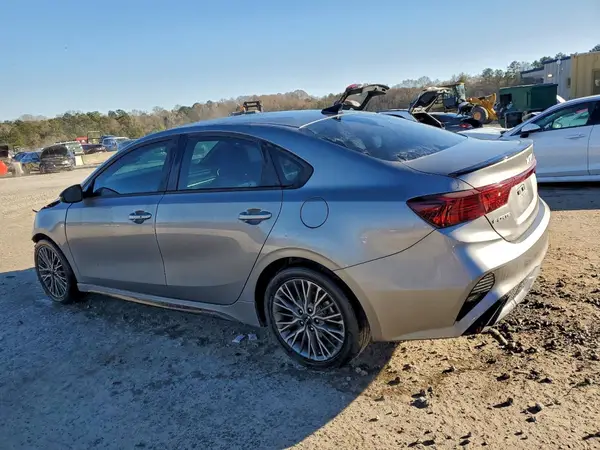 3KPF54AD6RE801704 2024 KIA FORTE - Image 2