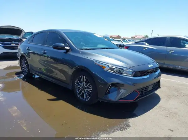 3KPF54AD6RE804067 2024 KIA FORTE - Image 1