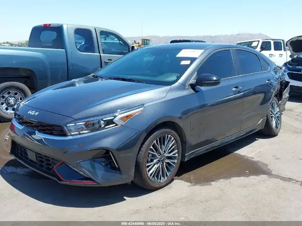 3KPF54AD6RE804067 2024 KIA FORTE - Image 2