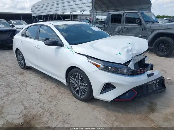 3KPF54AD6RE804182 2024 KIA FORTE - Image 1