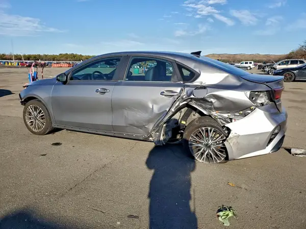 3KPF54AD6RE808409 2024 KIA FORTE - Image 2
