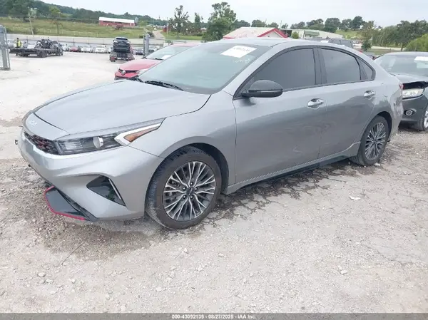 3KPF54AD6RE812413 2024 KIA FORTE - Image 2