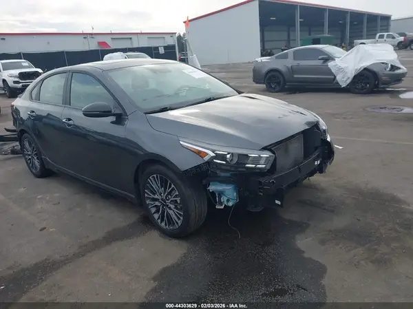 3KPF54AD6RE816266 2024 KIA FORTE - Image 1