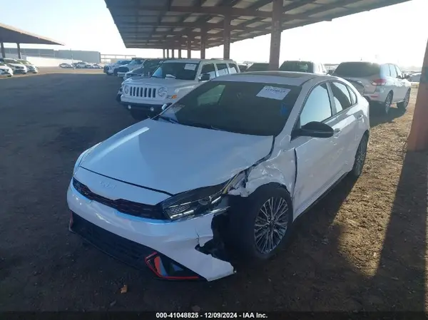 3KPF54AD6RE818955 2024 KIA FORTE - Image 2