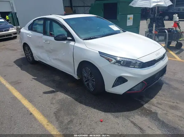 3KPF54AD6RE824187 2024 KIA FORTE - Image 1
