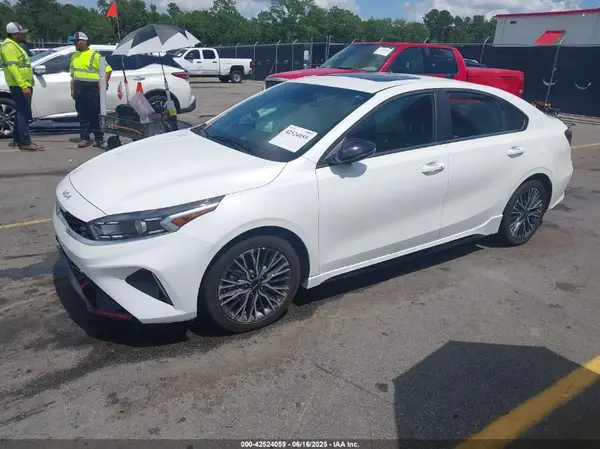 3KPF54AD6RE824187 2024 KIA FORTE - Image 2