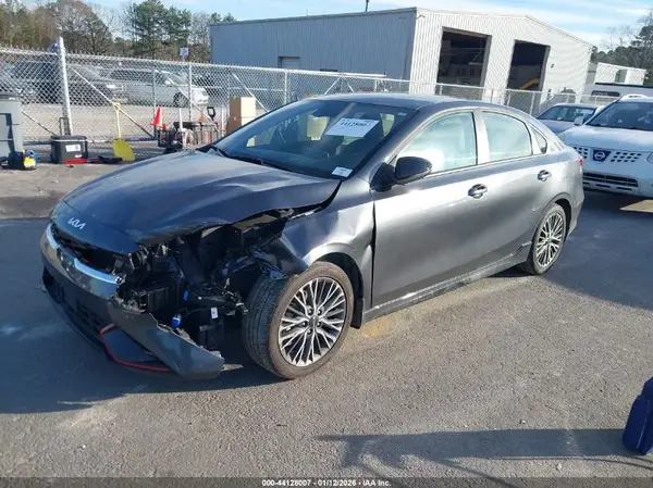 3KPF54AD6RE830071 2024 KIA FORTE - Image 2