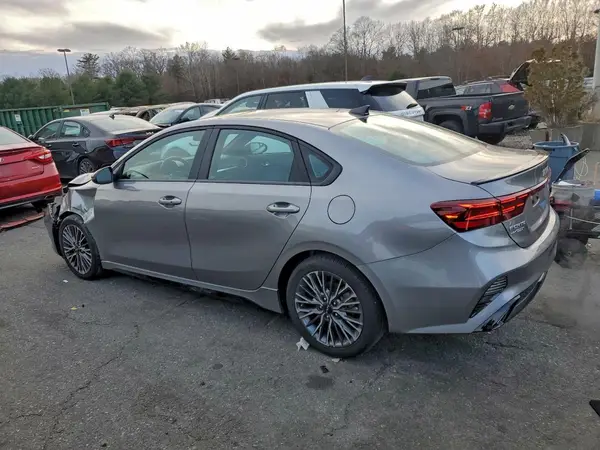 3KPF54AD6RE831737 2024 KIA FORTE - Image 2