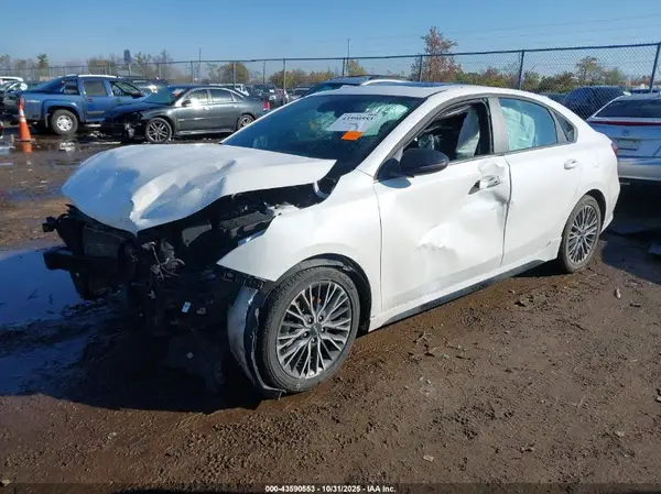 3KPF54AD6RE833133 2024 KIA FORTE - Image 2