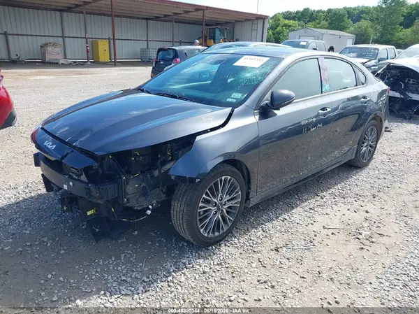 3KPF54AD6RE833603 2024 KIA FORTE - Image 2