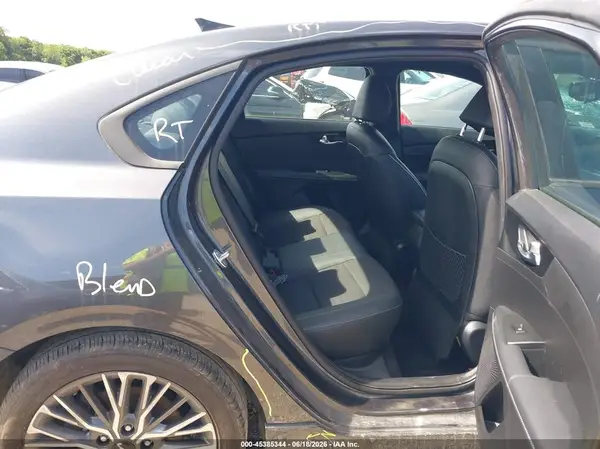 3KPF54AD6RE833603 2024 KIA FORTE - Image 8