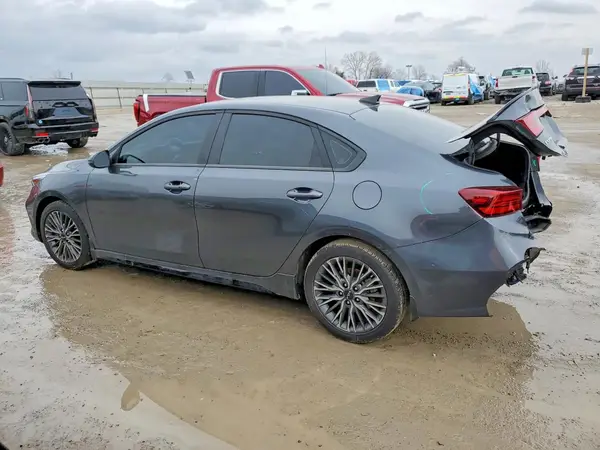 3KPF54AD6RE835464 2024 KIA FORTE - Image 2