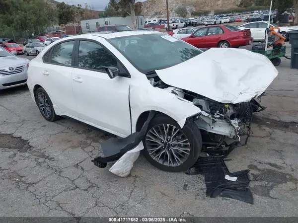 3KPF54AD6RE839935 2024 KIA FORTE - Image 1