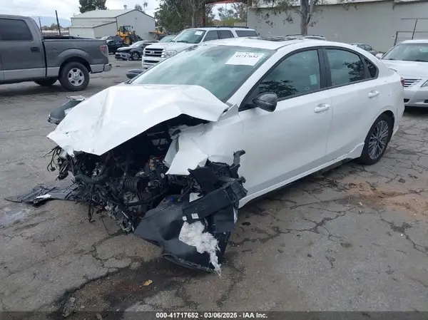 3KPF54AD6RE839935 2024 KIA FORTE - Image 2