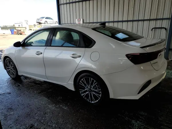 3KPF54AD6RE840082 2024 KIA FORTE - Image 2