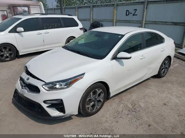 3KPF54AD7KE007932 2019 KIA FORTE - Image 2