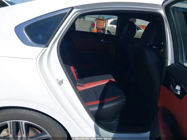 3KPF54AD7KE029140 2019 KIA FORTE - Image 8