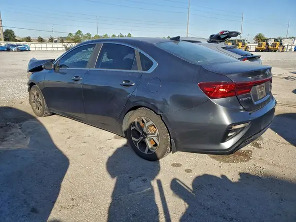 3KPF54AD7KE036895 2019 KIA FORTE - Image 2