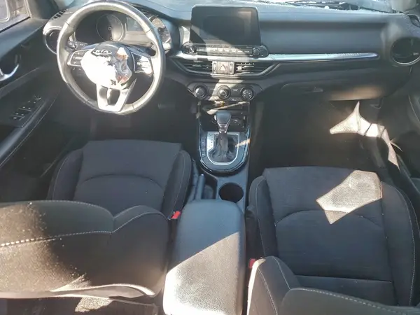 3KPF54AD7KE036895 2019 KIA FORTE - Image 8