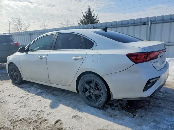 3KPF54AD7KE039134 2019 KIA FORTE - Image 2