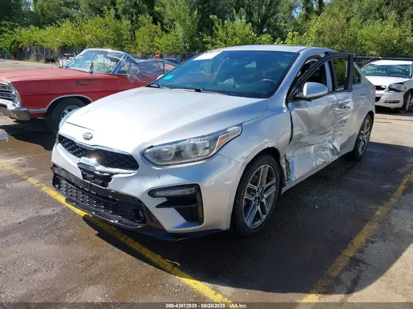 3KPF54AD7LE209574 2020 KIA FORTE - Image 2