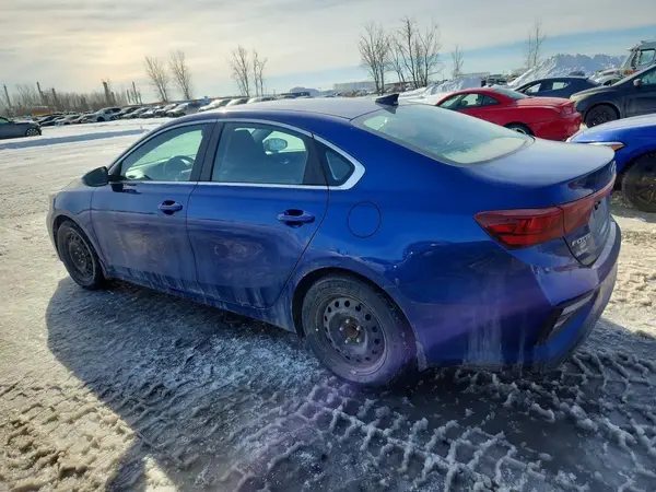 3KPF54AD7ME385073 2021 KIA FORTE - Image 2