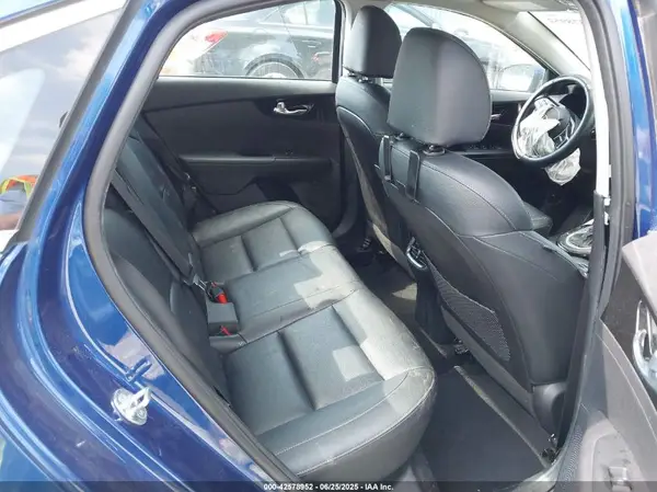 3KPF54AD7ME410876 2021 KIA FORTE - Image 8