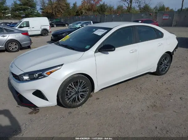 3KPF54AD7NE420986 2022 KIA FORTE - Image 2