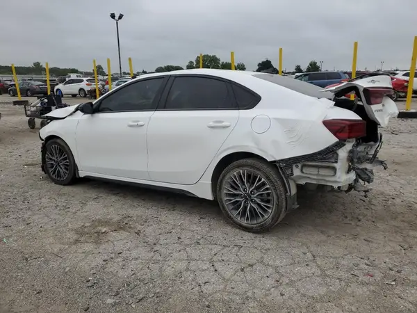 3KPF54AD7NE430658 2022 KIA FORTE - Image 2